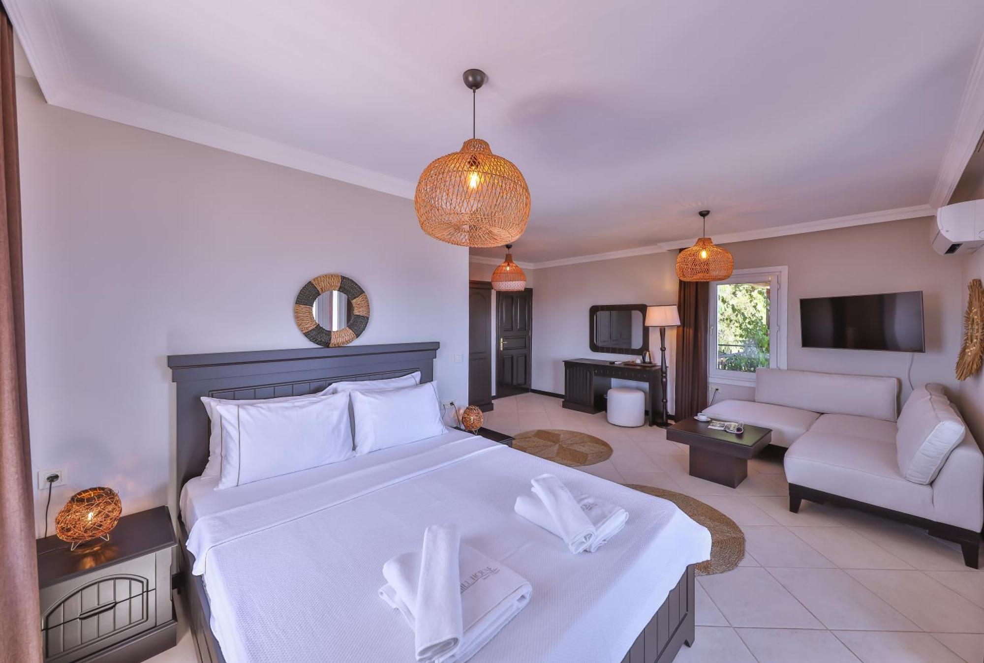 Hill House Adult Only Kaş